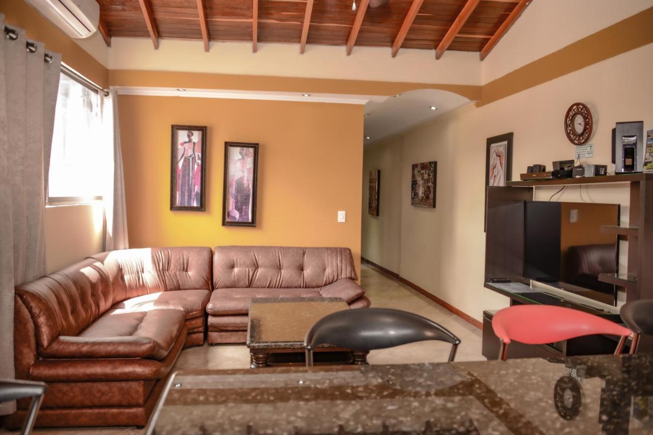 Calle 8 Suites メデジン エクステリア 写真
